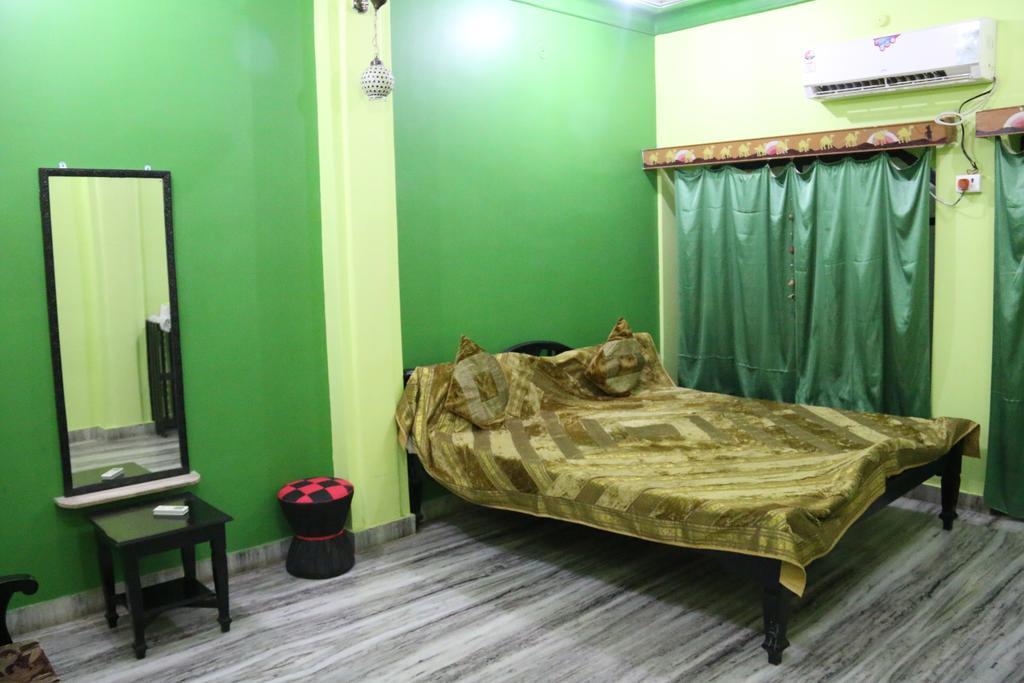 Hotel Everest Pushkar Exteriör bild