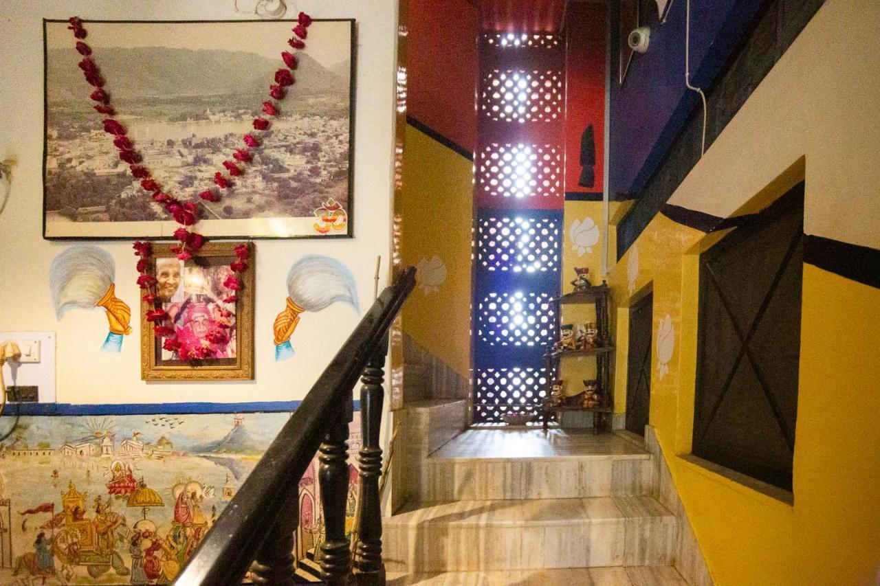 Hotel Everest Pushkar Exteriör bild