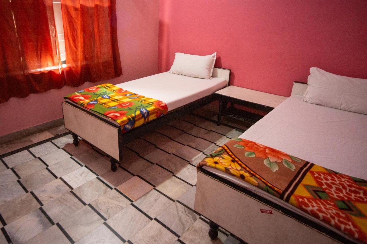 Hotel Everest Pushkar Exteriör bild