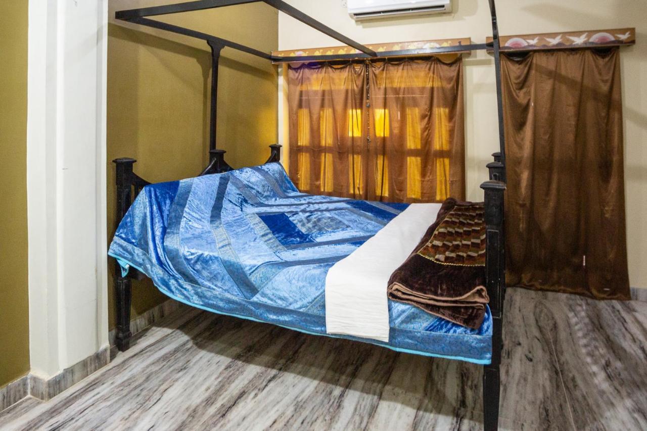 Hotel Everest Pushkar Exteriör bild